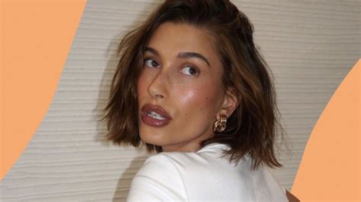 Hailey Bieber Used This £4 Nyx Professional Makeup Lip Pencil To Create Her “Strawberry Lips”