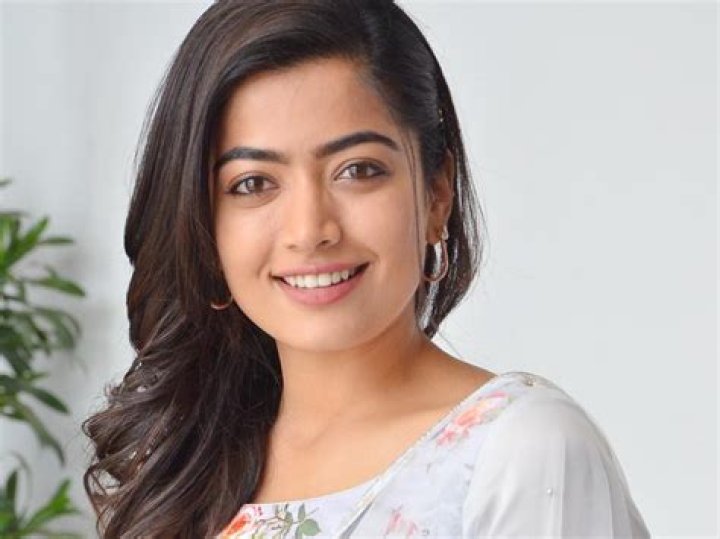 National Crush Rashmika Mandanna trends on Twitter yet again. Here's why – India TV