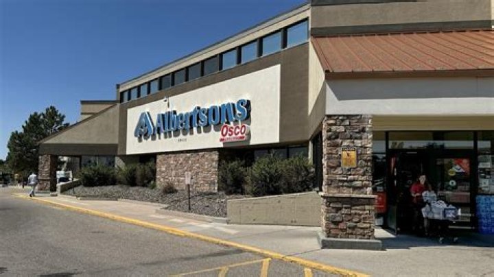 Robbery reported at US Bank inside Albertsons on Overland, Five Mile roads