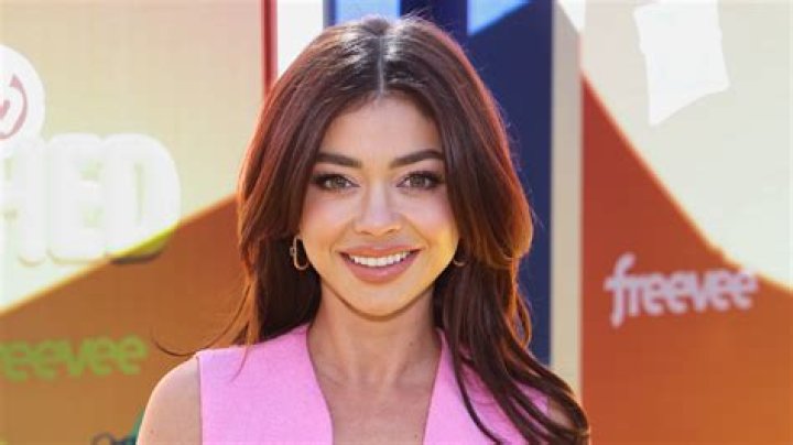 This 'Modern Family' Character Is Bisexual, According to Sarah Hyland