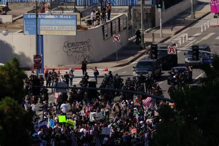 Thousands of women in Haldwani protest scheduled demolition of 6,000+ homes by Railways